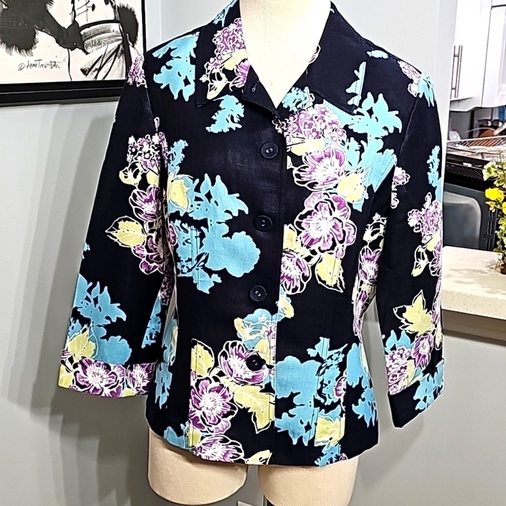 Emma James shacket, 55% linen 45% rayon. Covered buttons. Black floral pr…